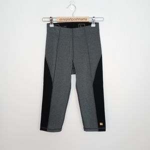 Aurum High Rise Capri Legging Black Grey Lined Size Small